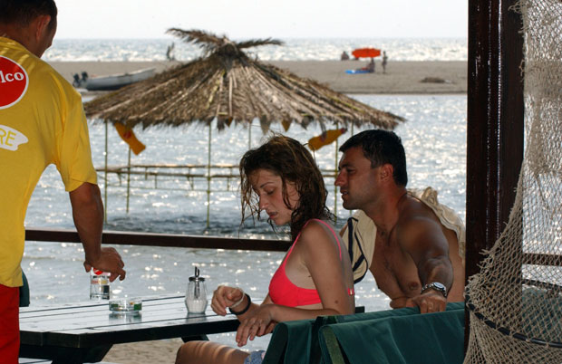 Сезонци из региона запљуснули обалу